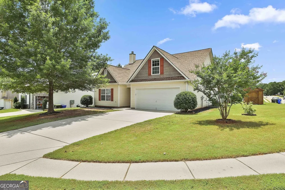 18 Hill Top CIR Grantville, GA 30220