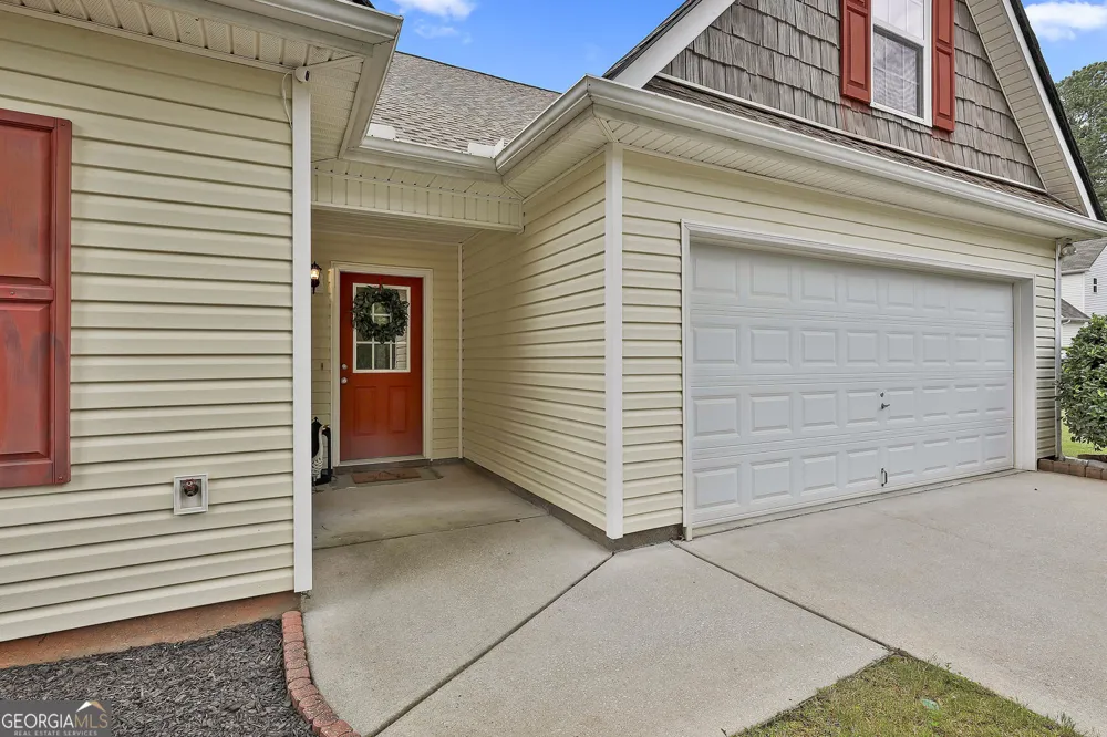 18 Hill Top CIR Grantville, GA 30220