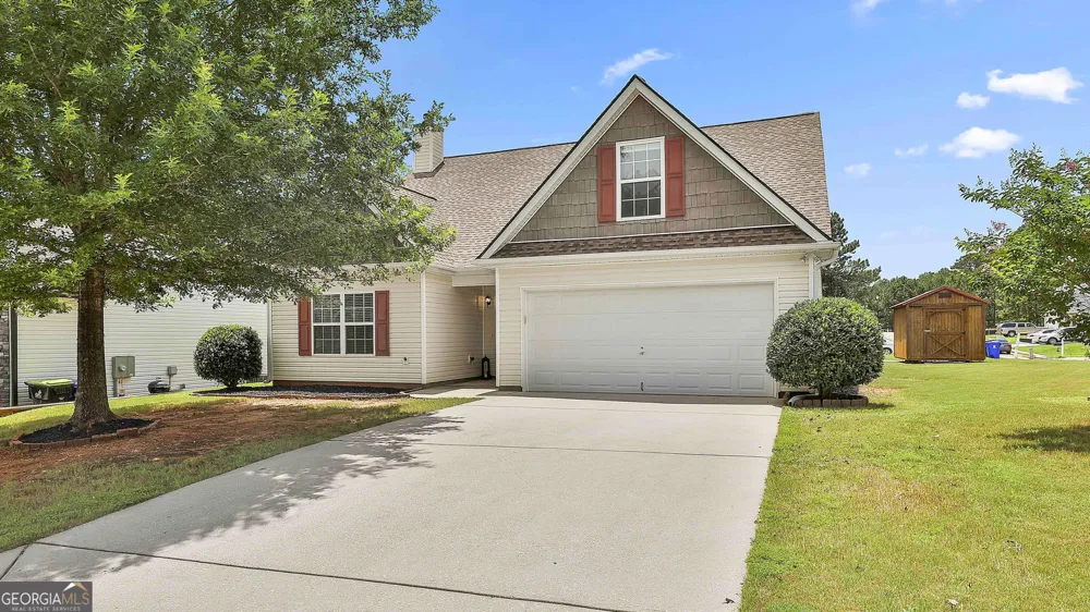 18 Hill Top CIR Grantville, GA 30220