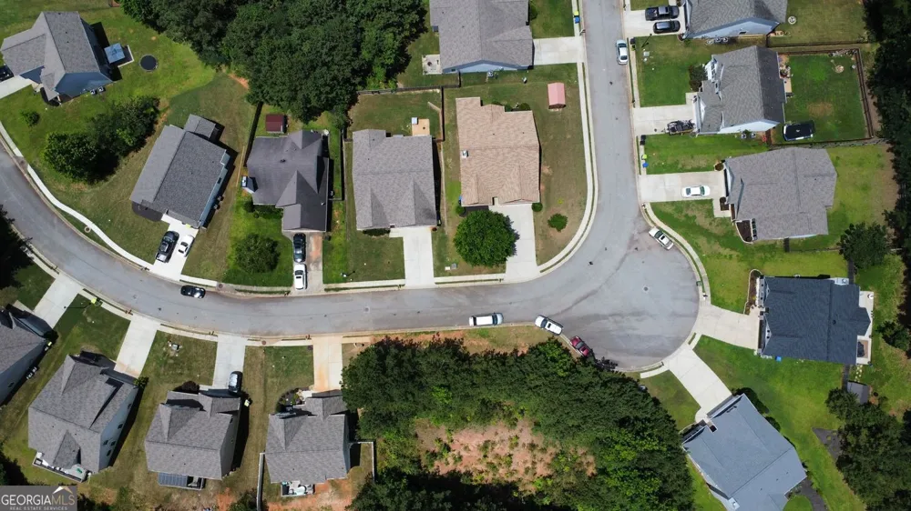 18 Hill Top CIR Grantville, GA 30220