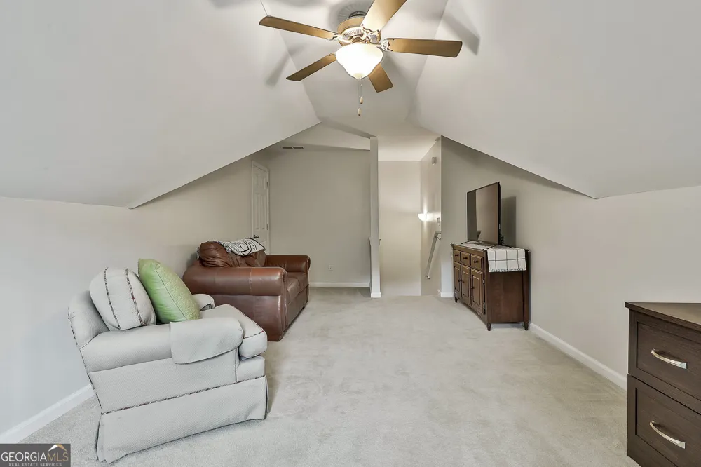 18 Hill Top CIR Grantville, GA 30220