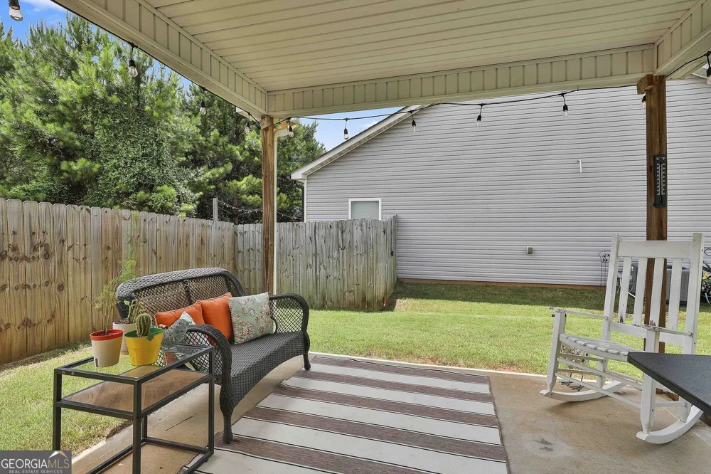 18 Hill Top CIR Grantville, GA 30220