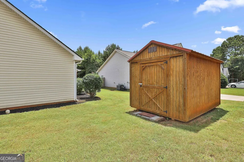 18 Hill Top CIR Grantville, GA 30220