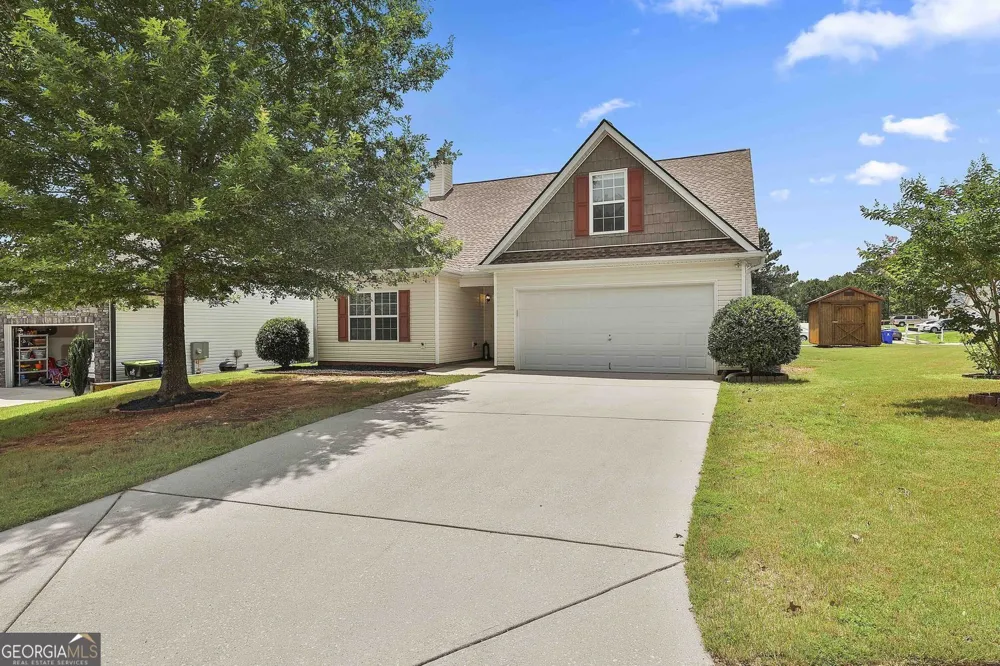 18 Hill Top CIR Grantville, GA 30220