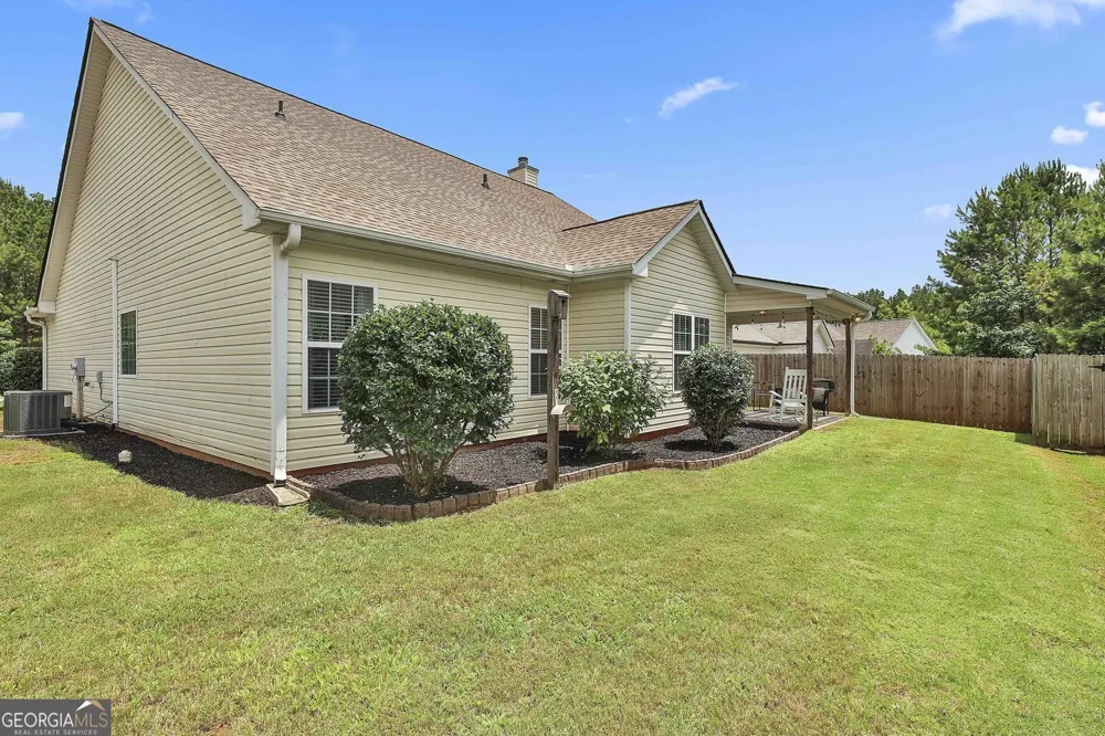 18 Hill Top CIR Grantville, GA 30220