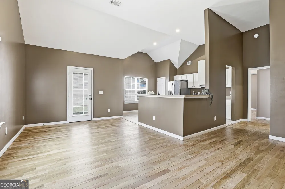 18 Hill Top CIR Grantville, GA 30220
