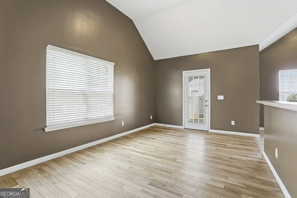 18 Hill Top CIR Grantville, GA 30220