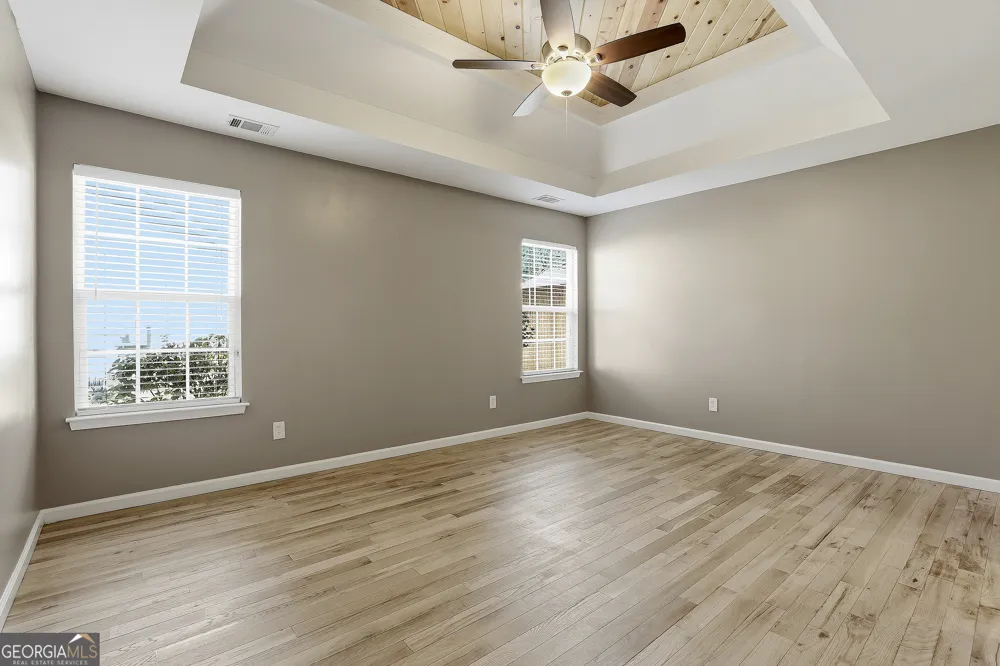 18 Hill Top CIR Grantville, GA 30220