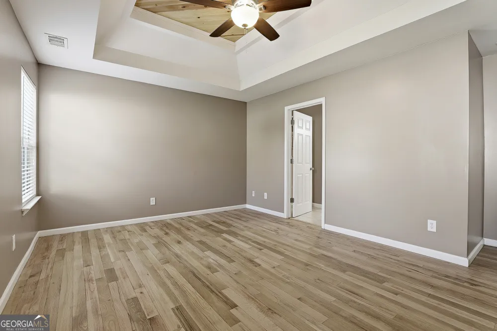 18 Hill Top CIR Grantville, GA 30220