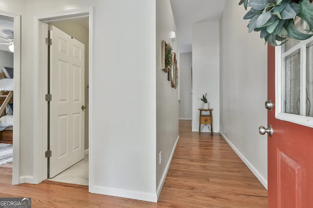 18 Hill Top CIR Grantville, GA 30220