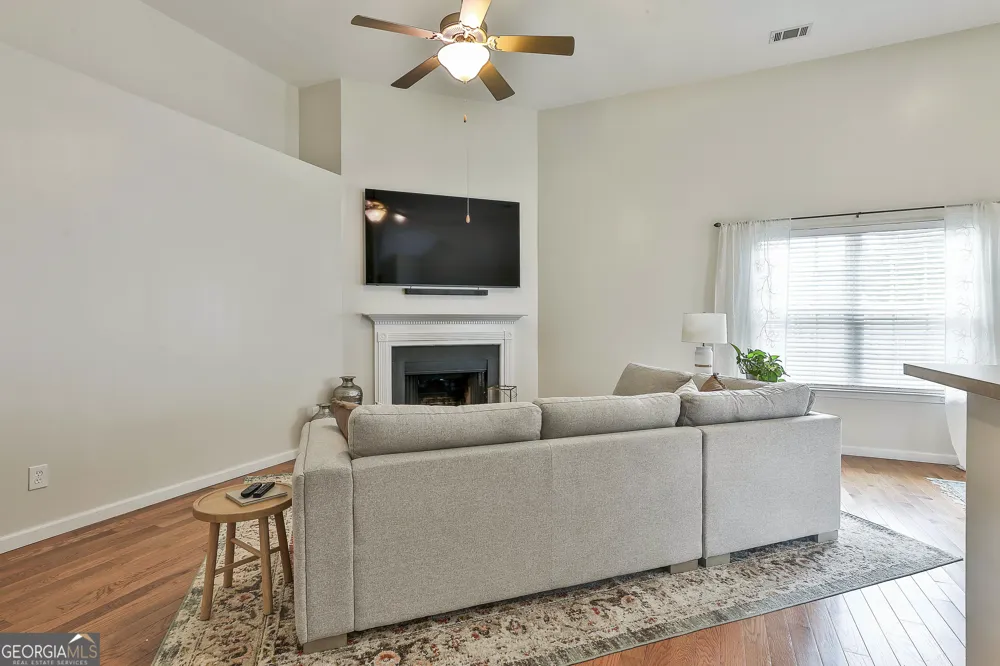 18 Hill Top CIR Grantville, GA 30220