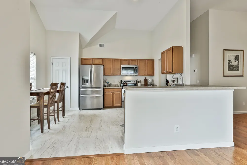 18 Hill Top CIR Grantville, GA 30220