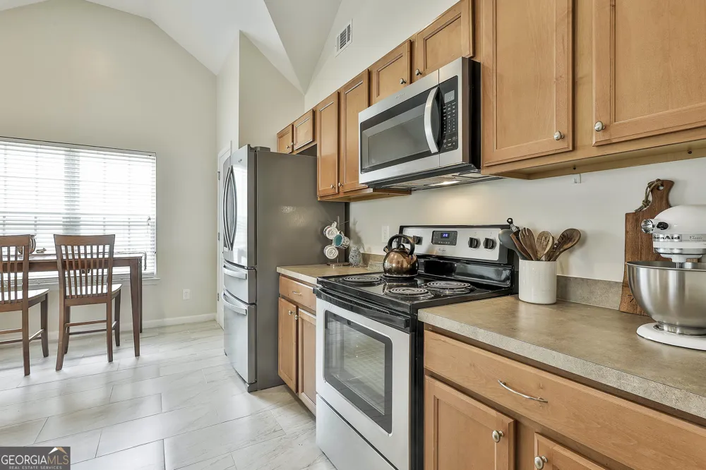 18 Hill Top CIR Grantville, GA 30220