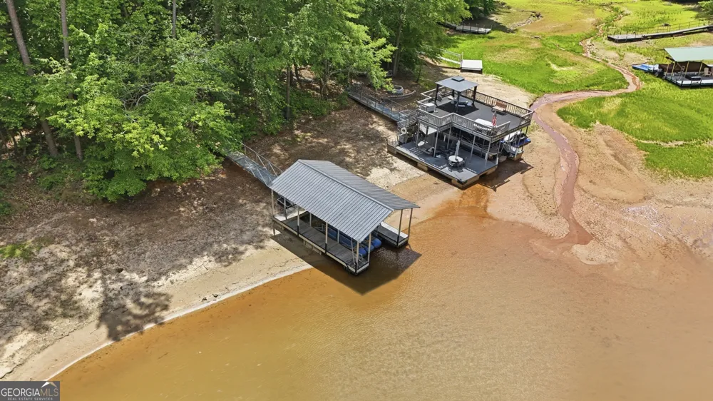 237 Waters Edge CT Martin, GA 30557