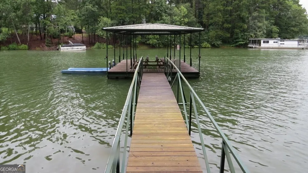 237 Waters Edge CT Martin, GA 30557