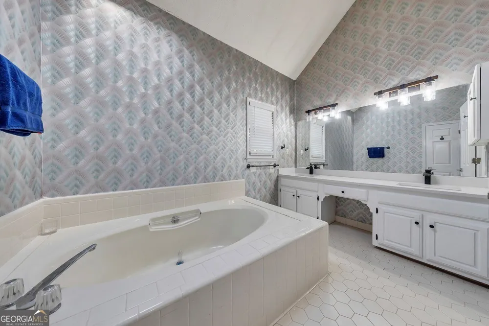 210 Hanarry DR Lawrenceville, GA 30046