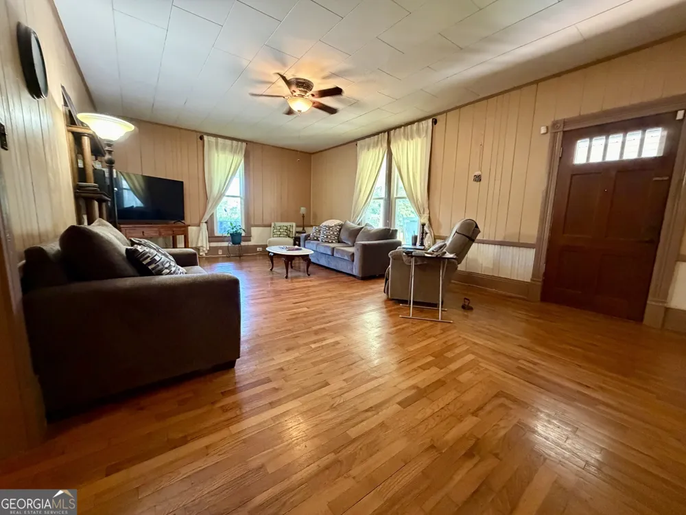 312 N Line ST Dexter, GA 31019