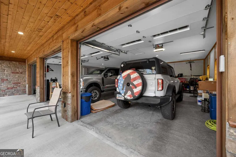327 Hooch Holler LN Morganton, GA 30560