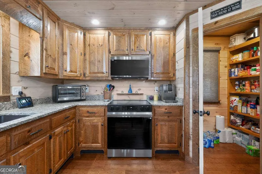 327 Hooch Holler LN Morganton, GA 30560