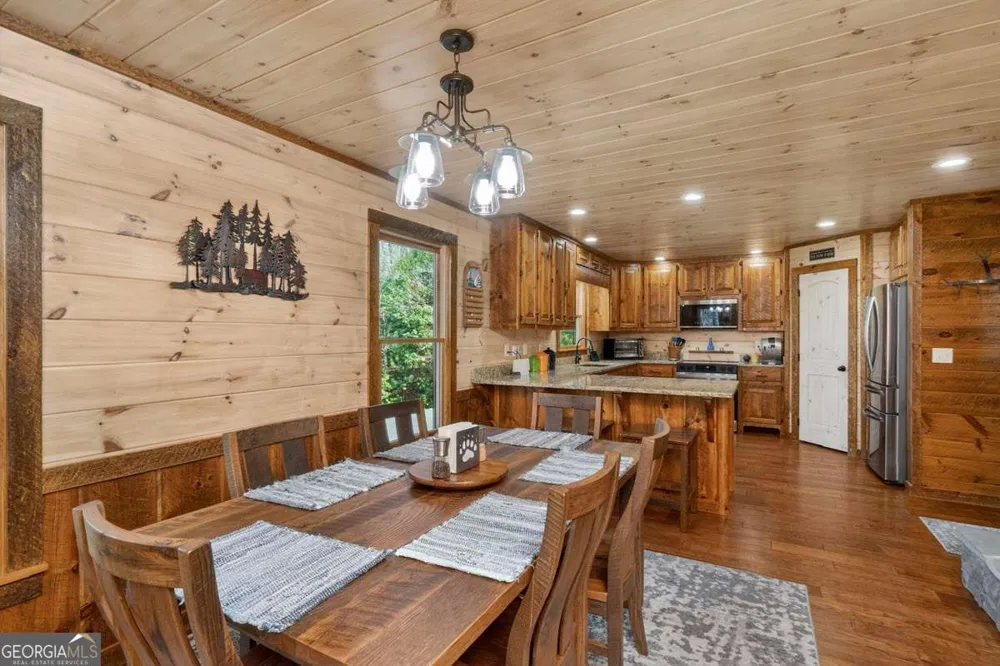 327 Hooch Holler LN Morganton, GA 30560