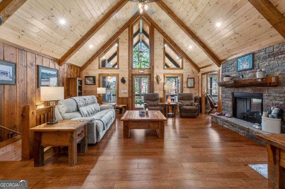 327 Hooch Holler LN Morganton, GA 30560