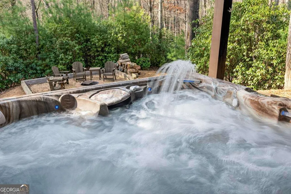 327 Hooch Holler LN Morganton, GA 30560