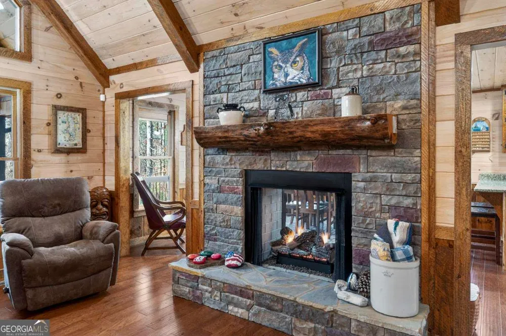 327 Hooch Holler LN Morganton, GA 30560