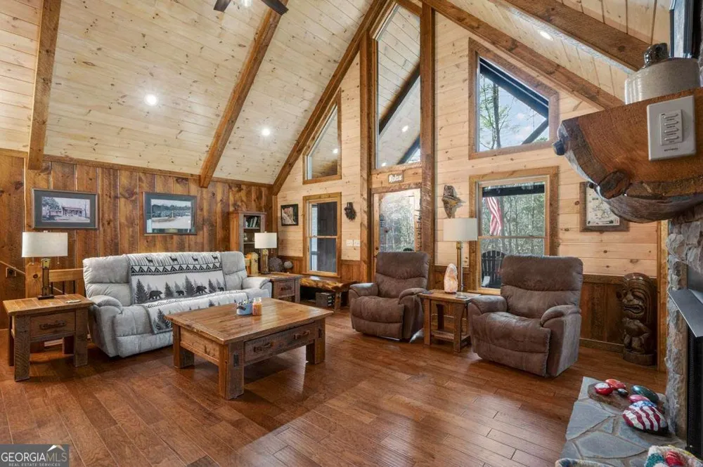 327 Hooch Holler LN Morganton, GA 30560