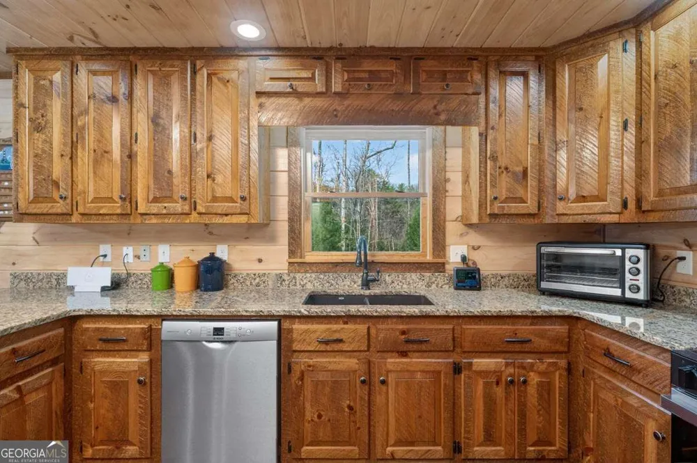 327 Hooch Holler LN Morganton, GA 30560