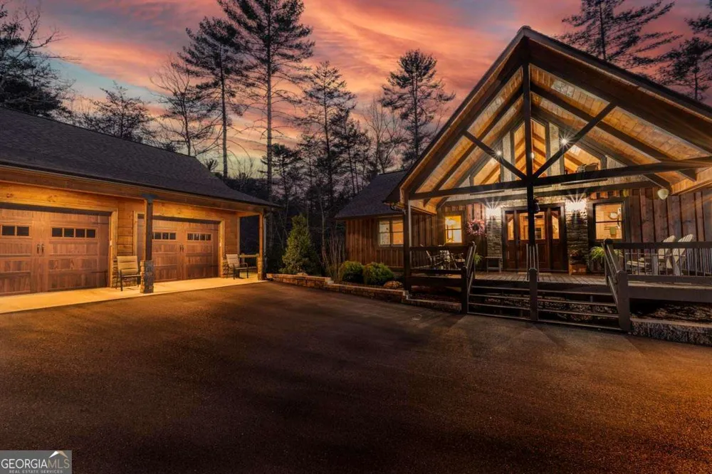 327 Hooch Holler LN Morganton, GA 30560