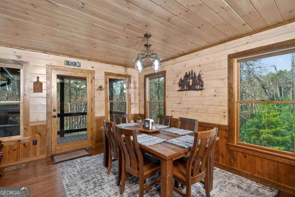 327 Hooch Holler LN Morganton, GA 30560
