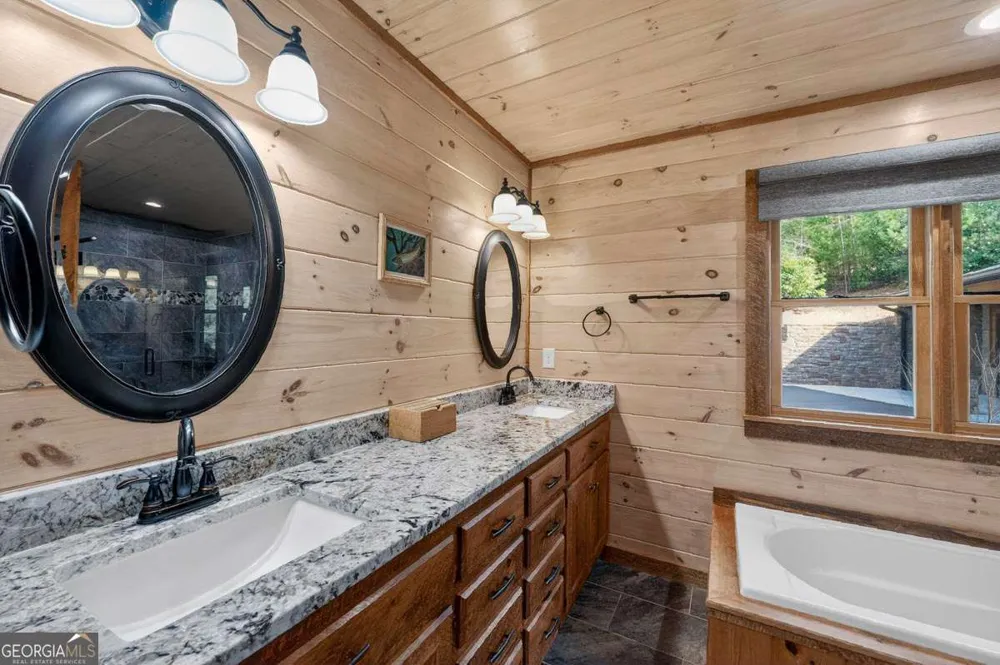 327 Hooch Holler LN Morganton, GA 30560