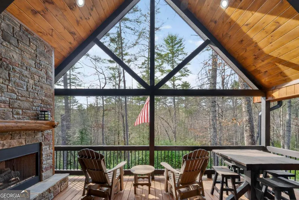 327 Hooch Holler LN Morganton, GA 30560
