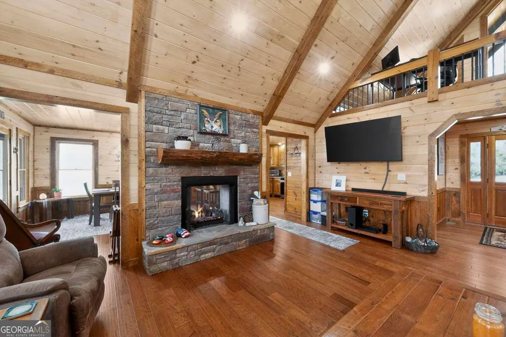 327 Hooch Holler LN Morganton, GA 30560