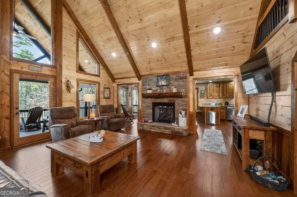 327 Hooch Holler LN Morganton, GA 30560