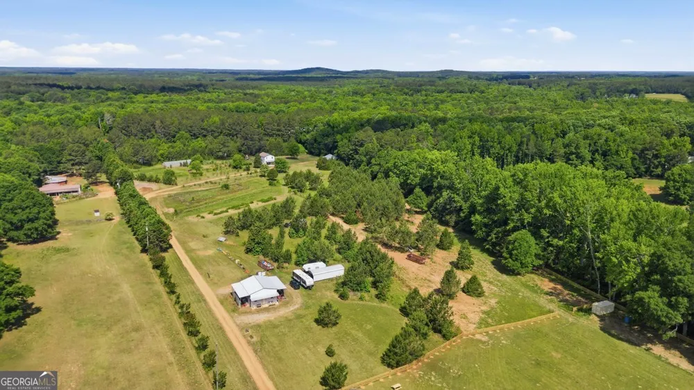 1465 Thurston Snow RD Good Hope, GA 30641