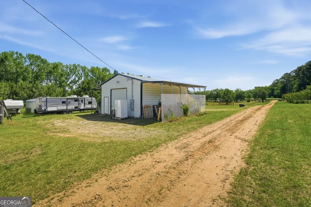 1465 Thurston Snow RD Good Hope, GA 30641