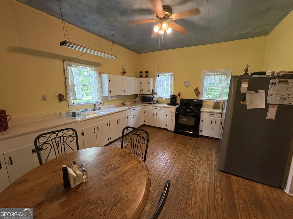 2638 Henderson Grove RD Sandersville, GA 31082