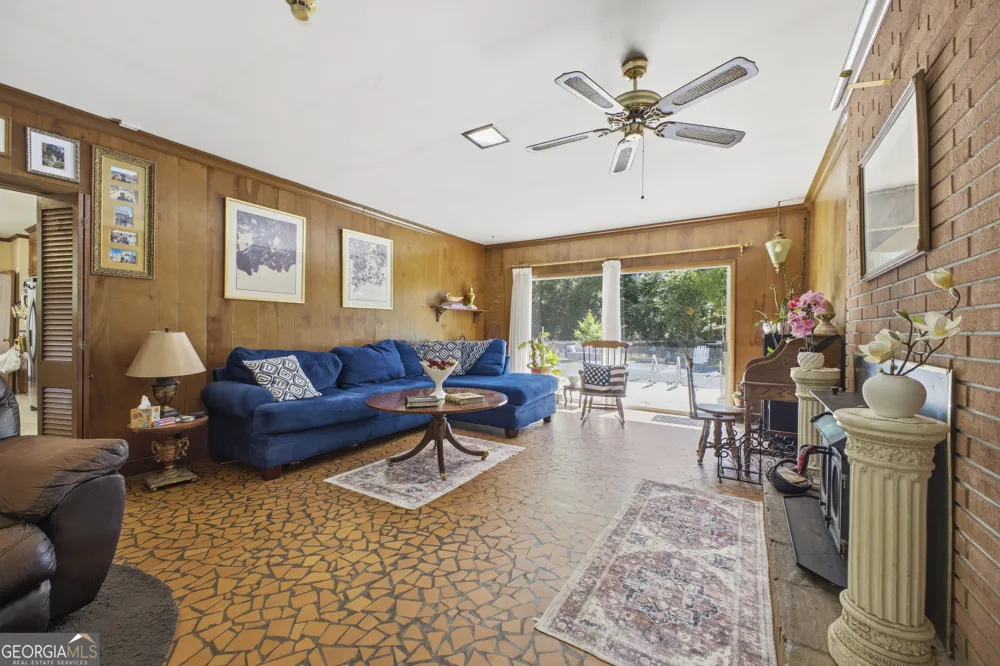 1202 Cave Spring RD Cedartown, GA 30125