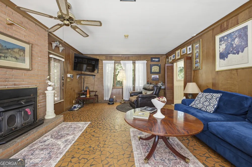 1202 Cave Spring RD Cedartown, GA 30125
