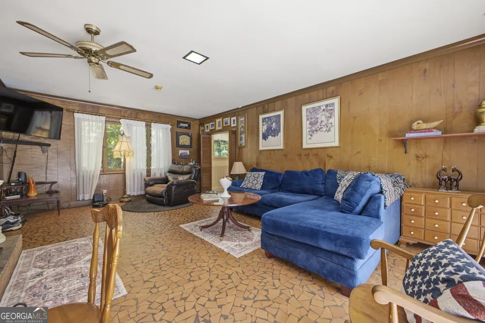 1202 Cave Spring RD Cedartown, GA 30125