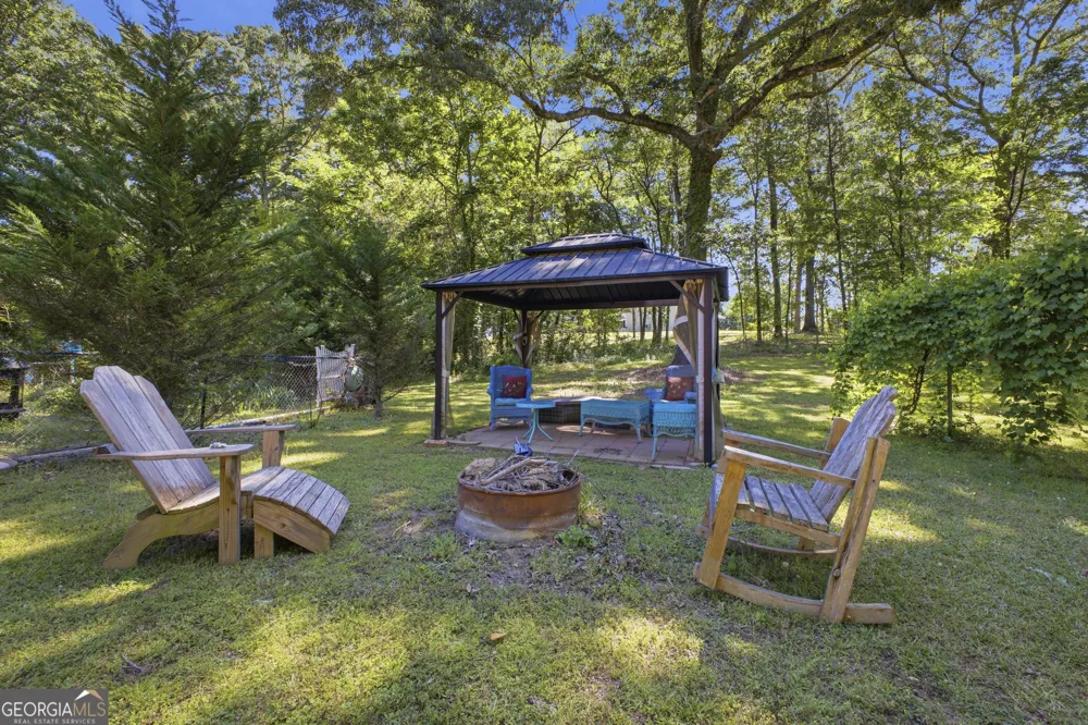 1202 Cave Spring RD Cedartown, GA 30125