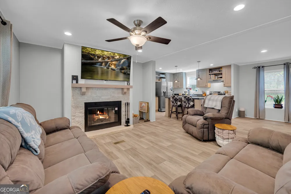 220 Trout DR Lavonia, GA 30553