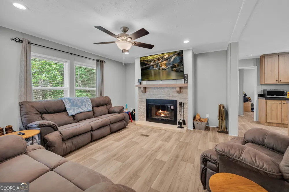 220 Trout DR Lavonia, GA 30553