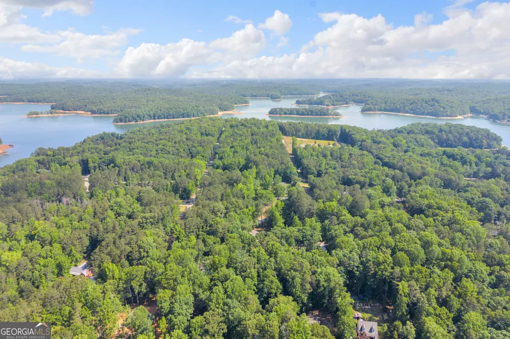 220 Trout DR Lavonia, GA 30553