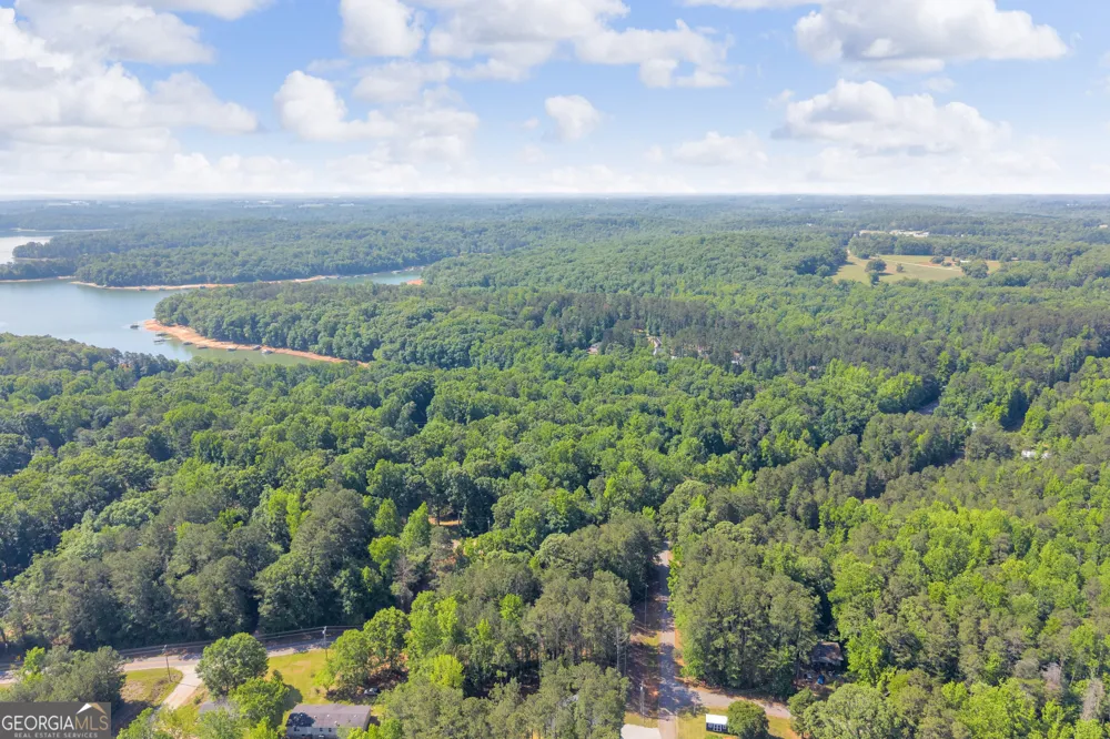 220 Trout DR Lavonia, GA 30553