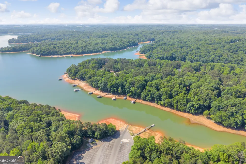 220 Trout DR Lavonia, GA 30553