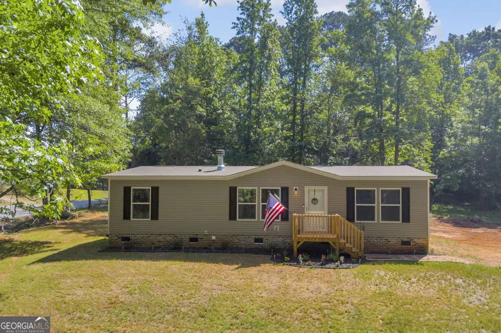 220 Trout DR Lavonia, GA 30553