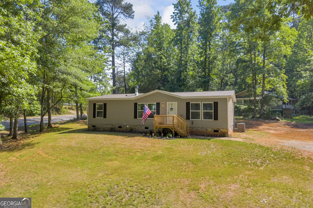 220 Trout DR Lavonia, GA 30553