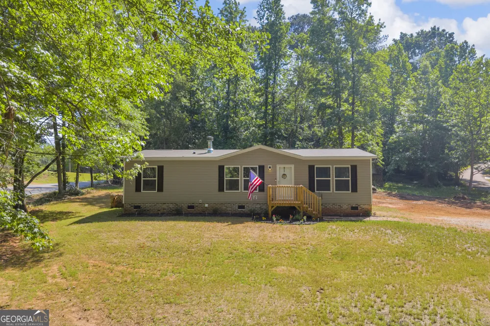 220 Trout DR Lavonia, GA 30553